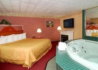 Comfort Inn & Suites1