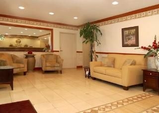 Comfort Inn & Suites3