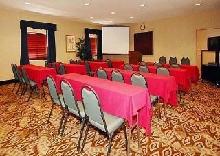 Comfort Inn & Suites4