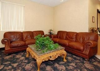 Comfort Inn & Suites3