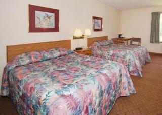 Econo Lodge  Inn & Suites1