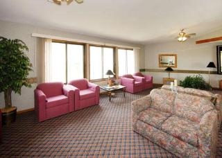Econo Lodge  Inn & Suites3