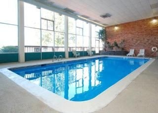 Econo Lodge2