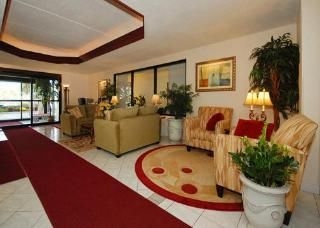 Comfort Inn & Suites3