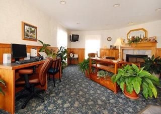 Econo Lodge  Inn & Suites Lake Of The Ozarks4
