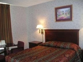 Econo Lodge1