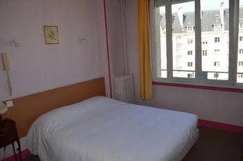 โรงแรมดู ชาโต (Hotel Du Chateau)0