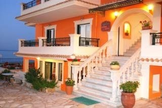 Andreolas Luxury Suites1