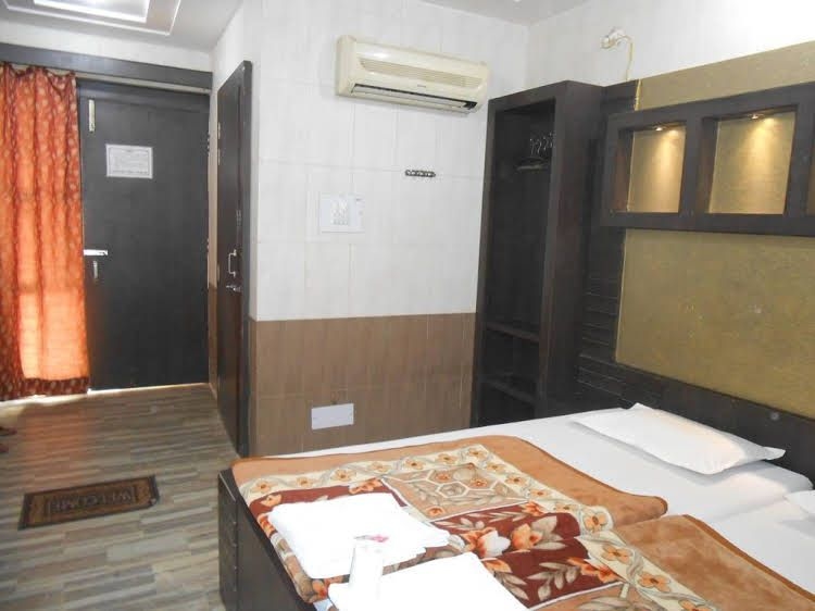 Hotel Sheela0