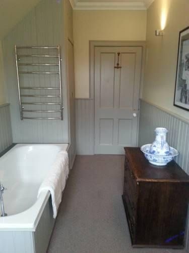 Dalpatrick Farmhouse0
