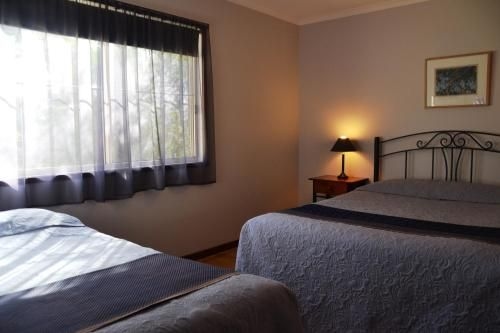 Avoca Cottages1
