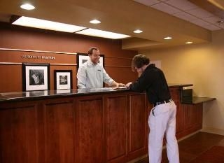 Hampton Inn Marion3