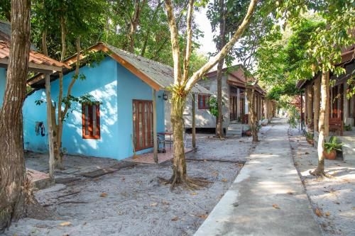 ฟร็อก การ์เดน ฮัต (Frog Garden Hut)1