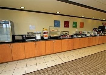 Comfort Suites Airport - Austin4