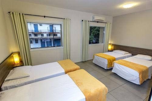 i Hotel0