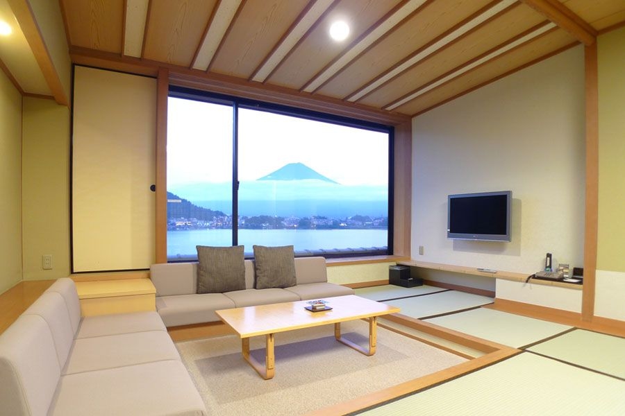 โคซันเต อุบูยะ (Kozantei Ubuya)1