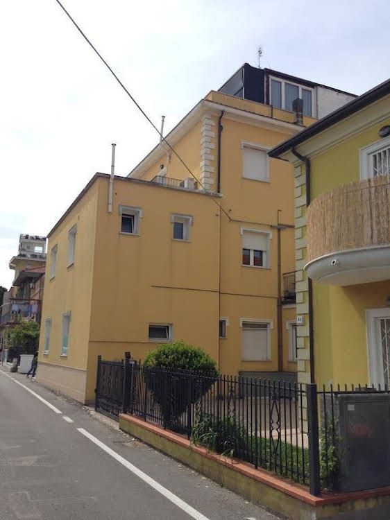 Residence Yellow0