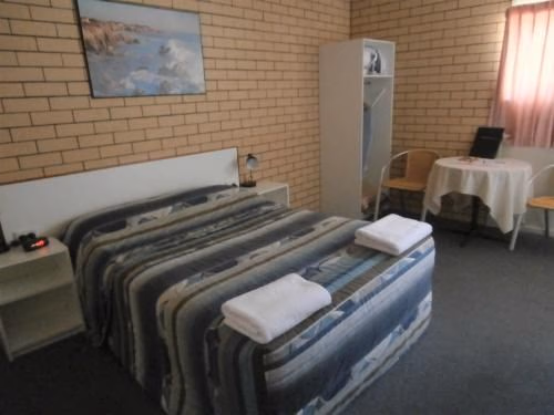 Binalong Motel1
