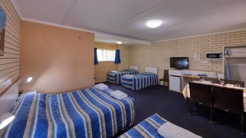 Binalong Motel2
