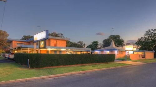 Binalong Motel0