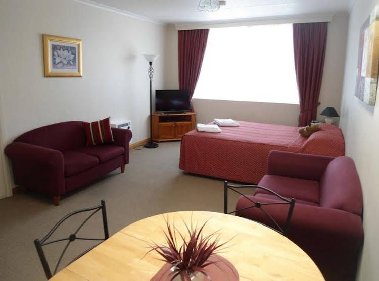 Ashwood Apartments0