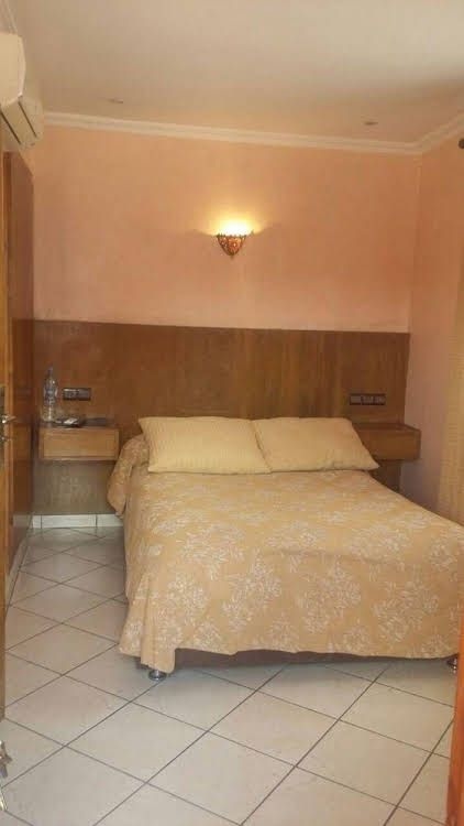 Hotel Farouk0