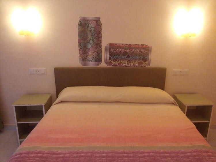 Hostal Univers0