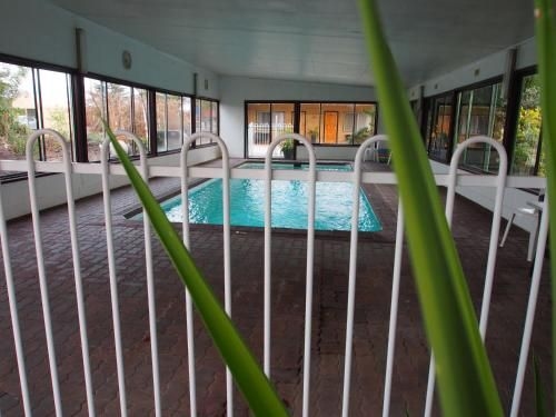 Majestic Motel0