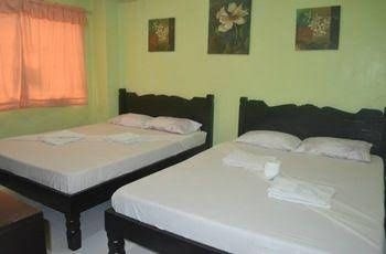 Ellen's Resort Annex0