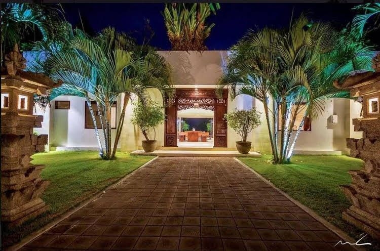 Villa Paradise Beach0