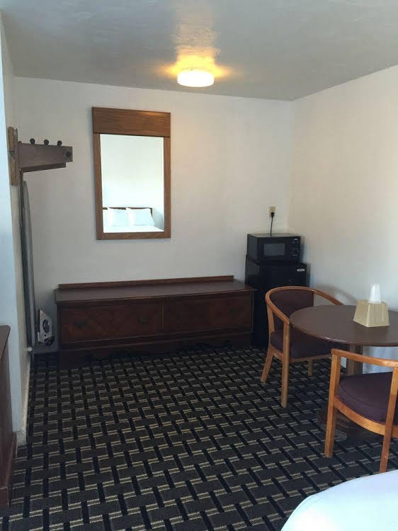 Ayer Motor Inn0
