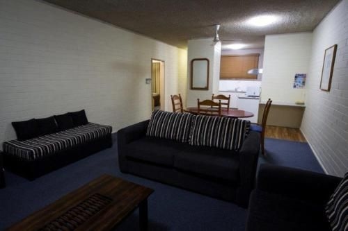 Emerald Gardens Motel & Apartments3