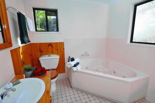 Montville Country Cabins4