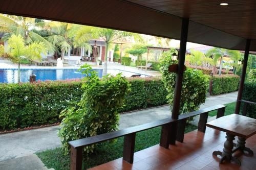 วอเตอร์ไซด์ รีสอร์ท (Waterside Resort)4