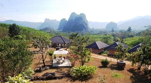 เขาสก ฮิลล์ท็อป รีสอร์ท (Khao Sok Hill Top Resort)0