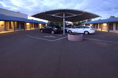 Mackellar Motel1