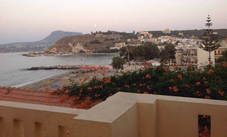 Asterias Studios & Apartments0