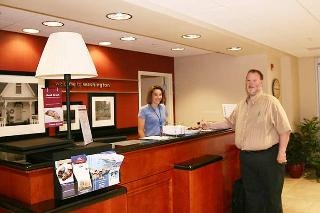 Hampton Inn & Suites Pittsburgh-Meadow Lands0