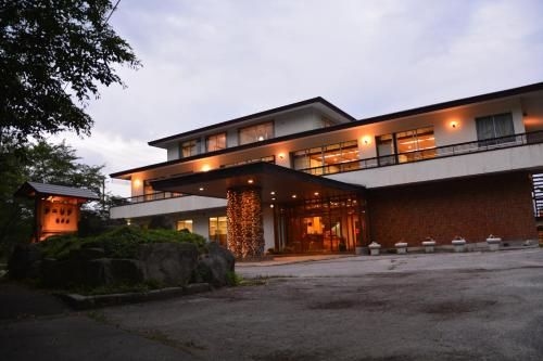โรงแรมอัลไพน์ รูท (Alpine Route Hotel)0