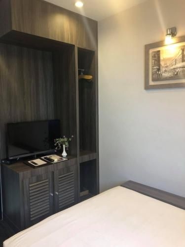Iris Hotel1