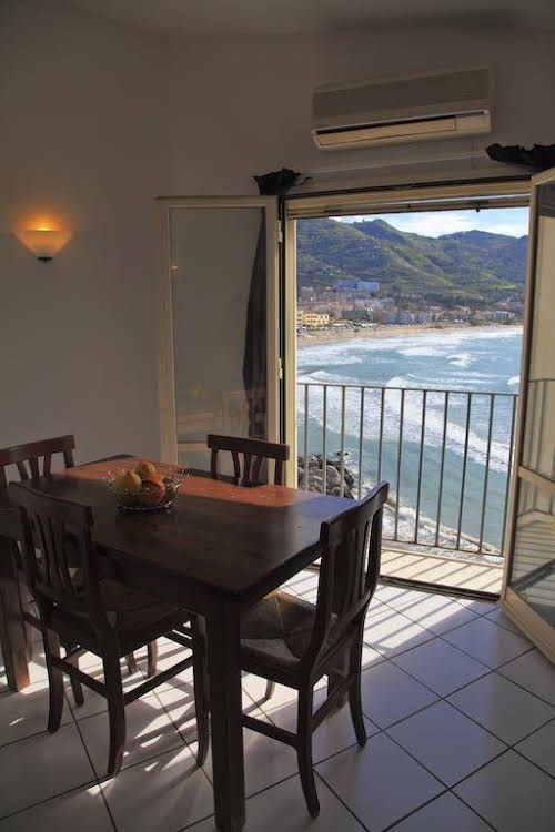Marina House0