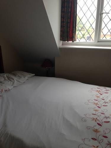 Ivanhoe Hotel0