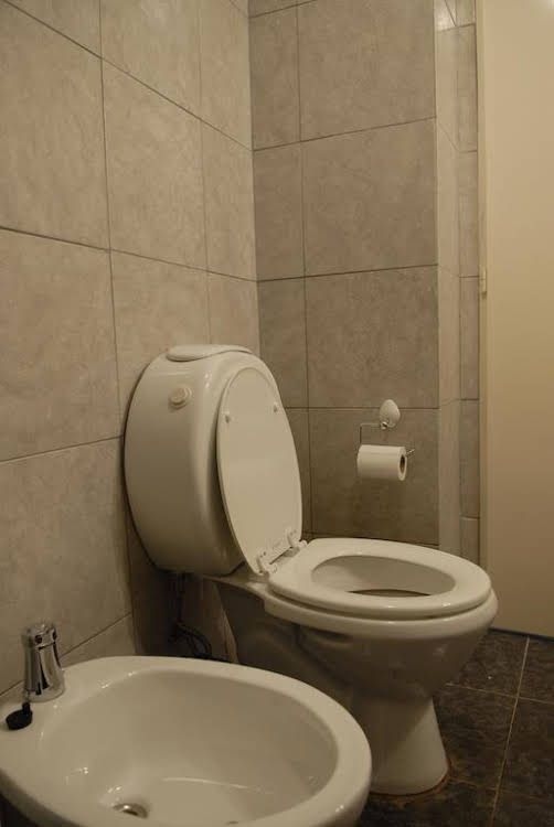 1225 Apartamentos0