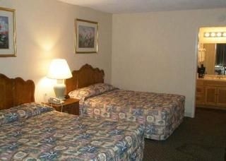Econo Lodge1
