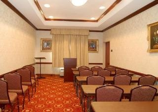 Comfort Inn & Suites3