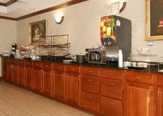 Comfort Inn & Suites4
