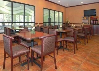 Quality Inn Near Walden Galleria Mall1