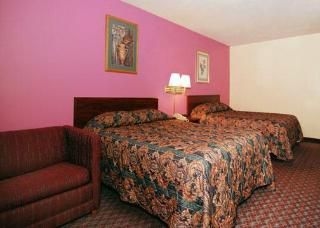 Rodeway Inn3