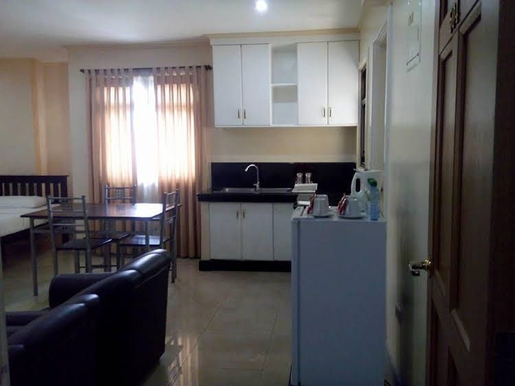 153 Executive Suites0