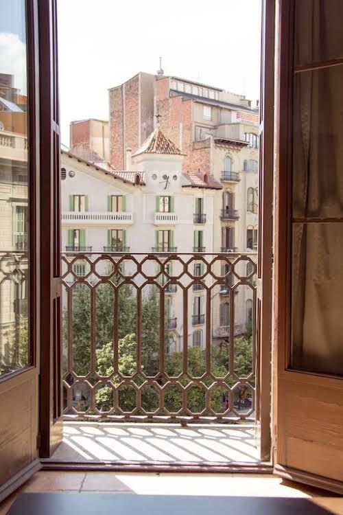 Gaudi Apartment 10